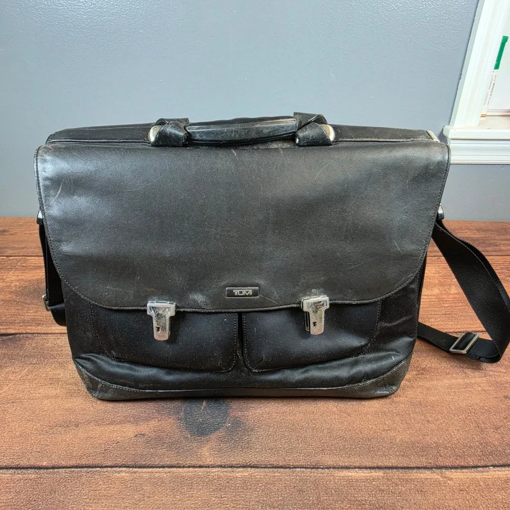 Tumi Briefcase Mens Large Black Leather Ballistic Nylon Laptop Messenger Bag